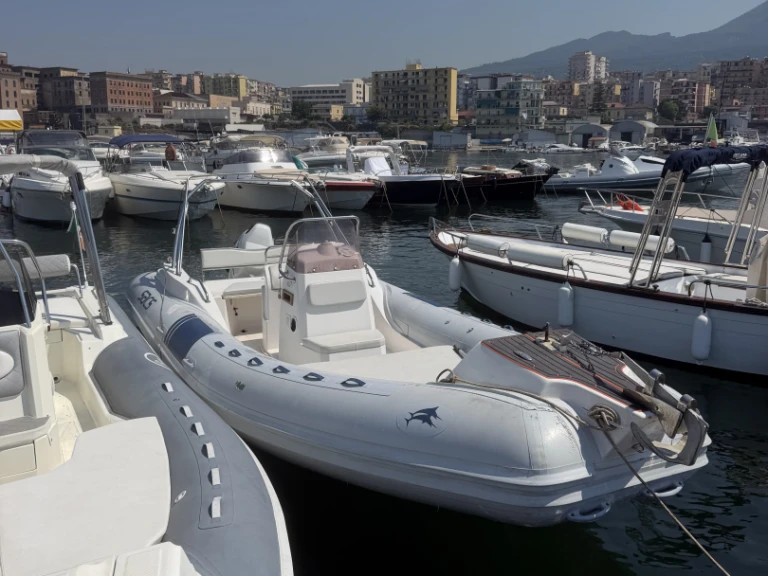 Schlauchboot mit oder ohne Skipper Sacs mieten in Porto di Torre del Greco