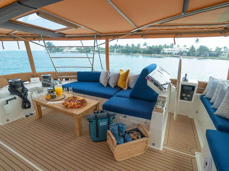 Vermietung Yacht Lagoon mit Führerschein
