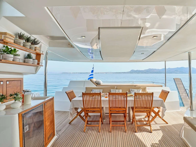 Fountaine Pajot HIGH FIVE mieten Néa Péramos