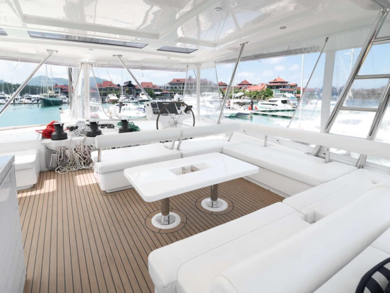 Vermietung Yacht Robertson and Caine mit Führerschein