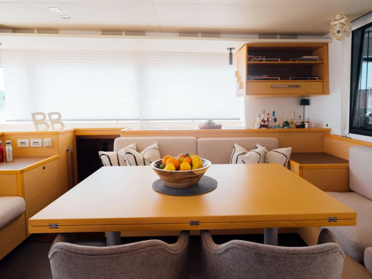 Vermietung Yacht Lagoon mit Führerschein