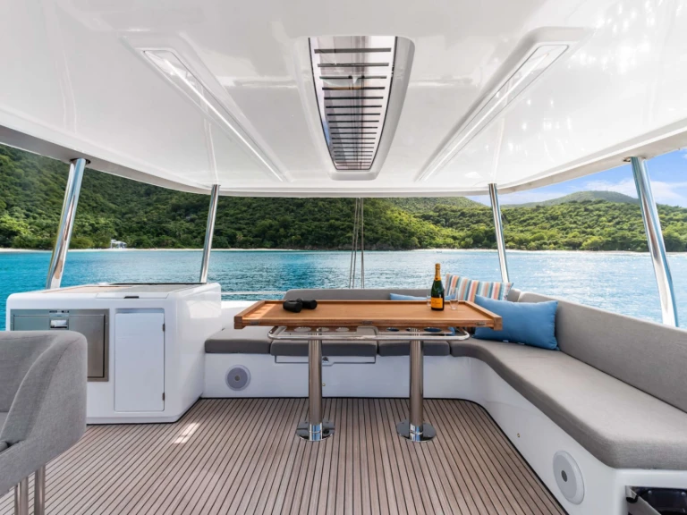 Vermietung Yacht Lagoon mit Führerschein