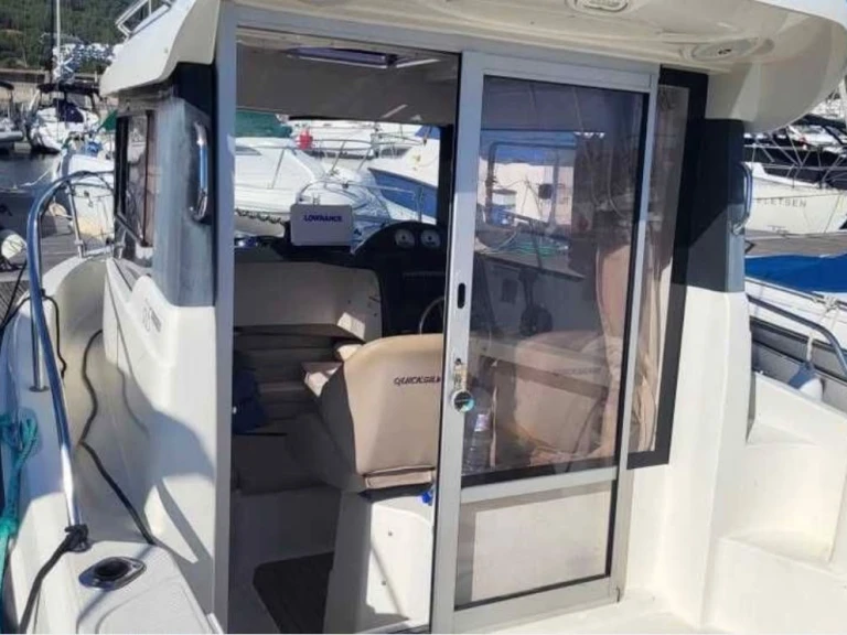 Motorboot mieten in Sesimbra - Quicksilver Activ 605 Pilothouse