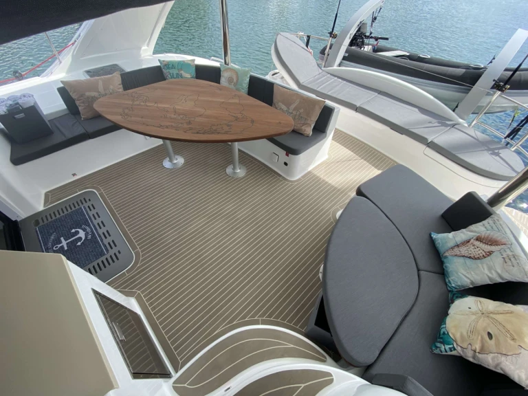 Bootsverleih Xquisite Yachts SV Valhalla Freeport Samboat