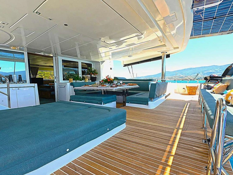 YachtCharter in Álimos - Lagoon ACE OF HEARTS auf SamBoat