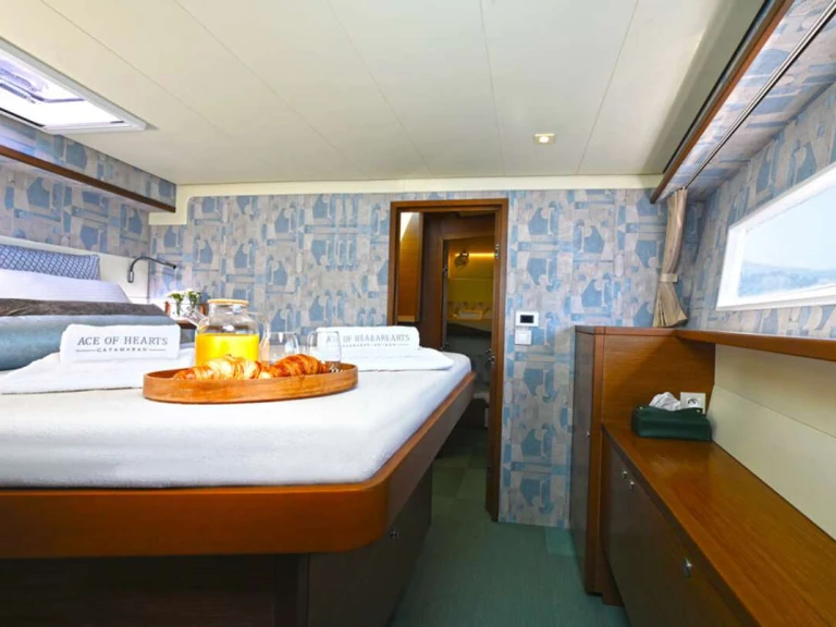 Boot mieten Álimos günstig ACE OF HEARTS