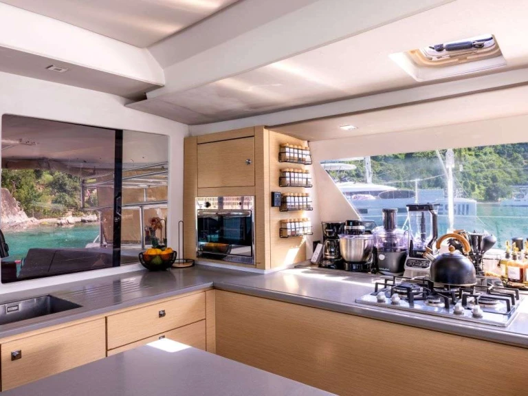 Vermietung Yacht Fountaine Pajot mit Führerschein