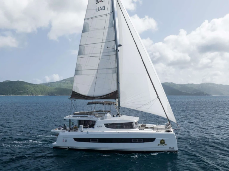 Vermietung Yacht Bali mit Führerschein