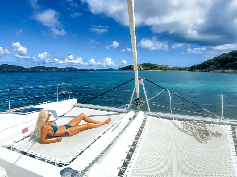 Lagoon NEON MOON mieten Tortola