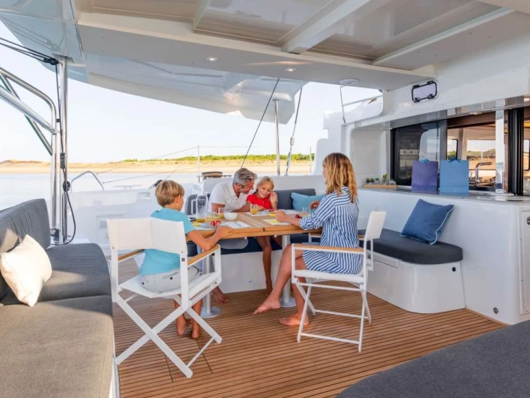Vermietung Yacht Lagoon mit Führerschein