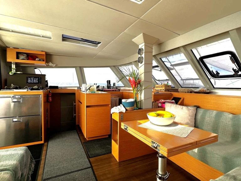 Vermietung Yacht Nautitech mit Führerschein