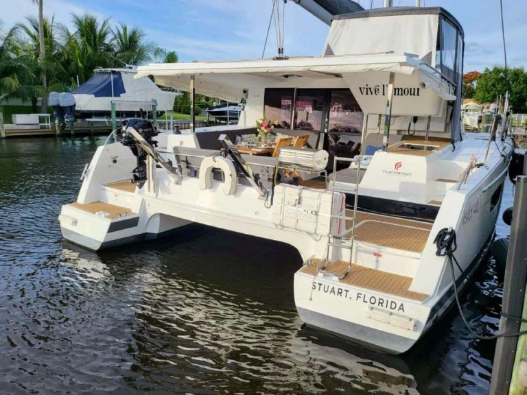 Vermietung Yacht Fountaine Pajot mit Führerschein