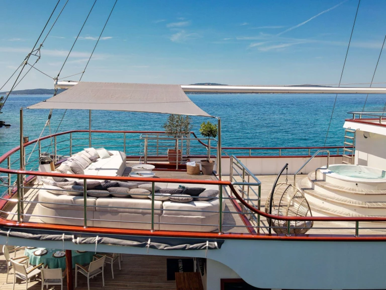 Ein Custom Corsario  mieten in Kroatien