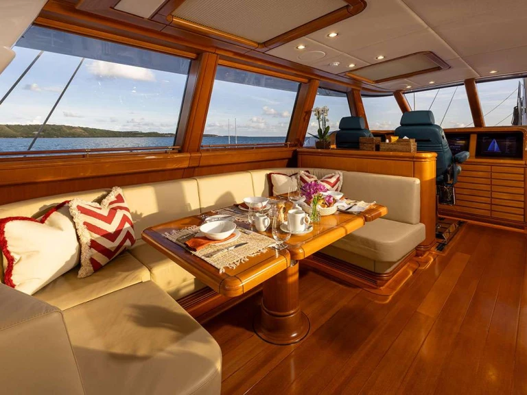 Ein Royal Huisman HYPERION mieten in Palma de Mallorca