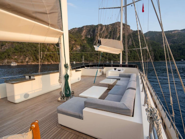 Vermietung Yacht Custom mit Führerschein