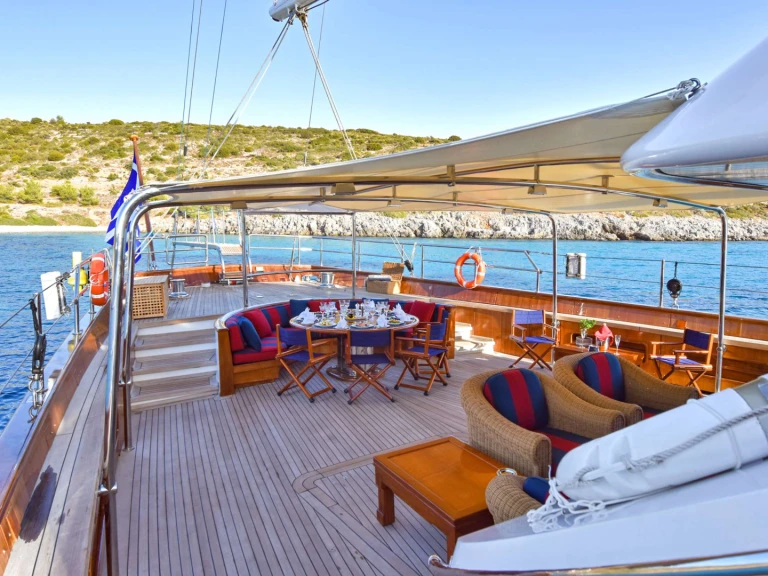 Yacht mit oder ohne Skipper Perini Navi mieten in Neapel