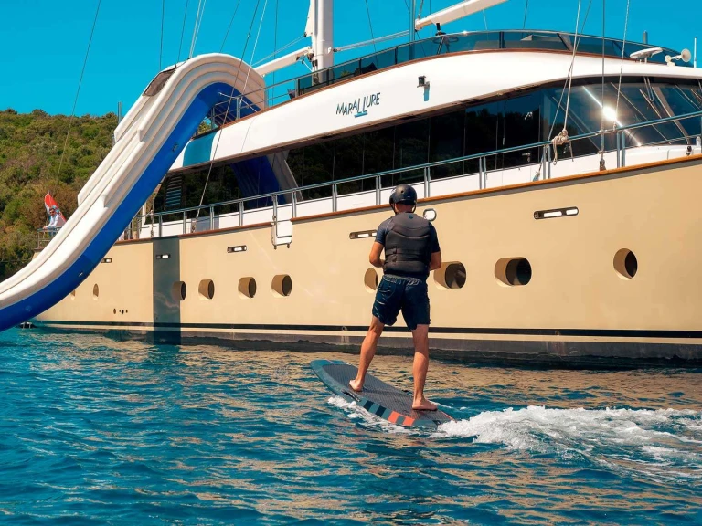 Ein Custom MARALLURE mieten in Split