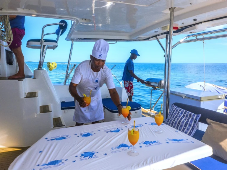 Boot mieten Madirokely günstig Leopard 44