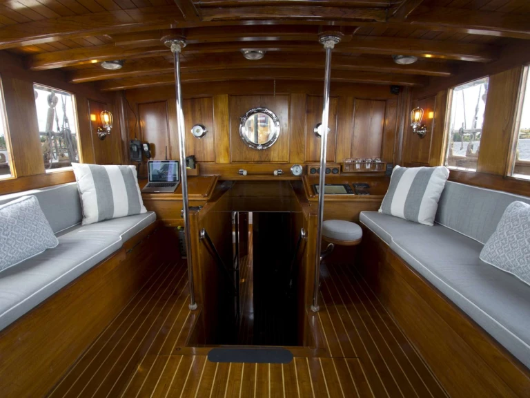 Yacht mieten in Newport zum besten Preis