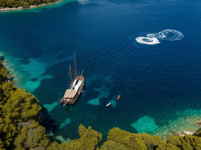 Ein Custom Eleganza mieten in Split