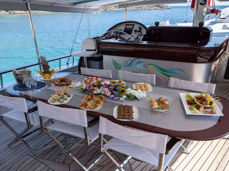 Vermietung Yacht Custom mit Führerschein