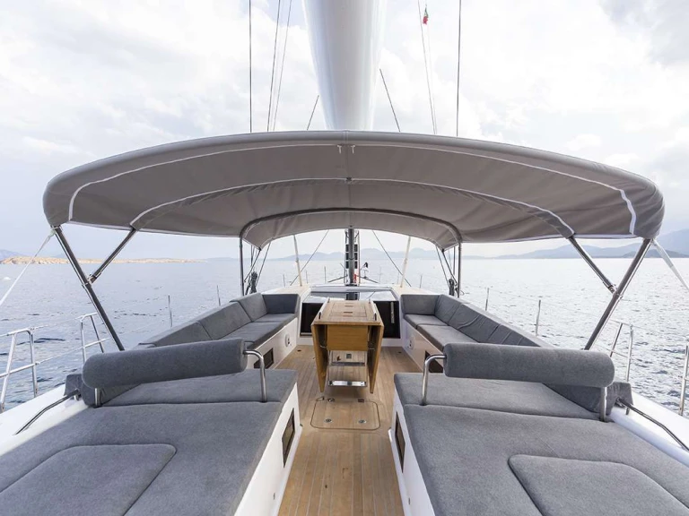 Ein Advanced Yachts Jikan mieten in Portisco