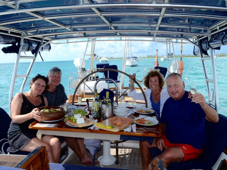 Ein W.I. Crealock THE DOVE mieten in Antigua