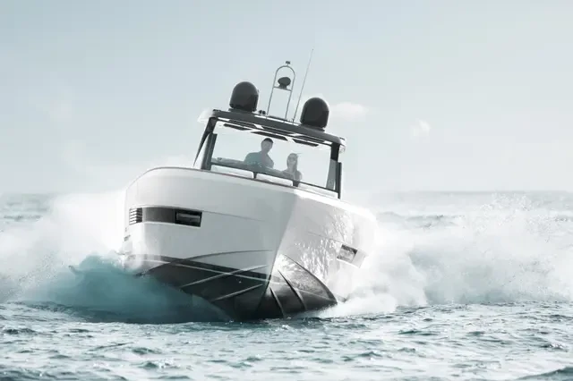 Ein Fjord Fjord 42 Open mieten in Saint-Tropez
