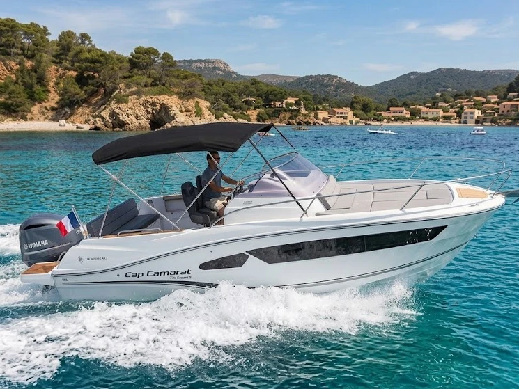 Boot mieten Port Cogolin günstig Cap Camarat 7.5 WA