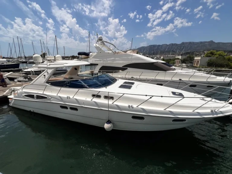 Bootsverleih Sealine S48 Vibo Marina Samboat