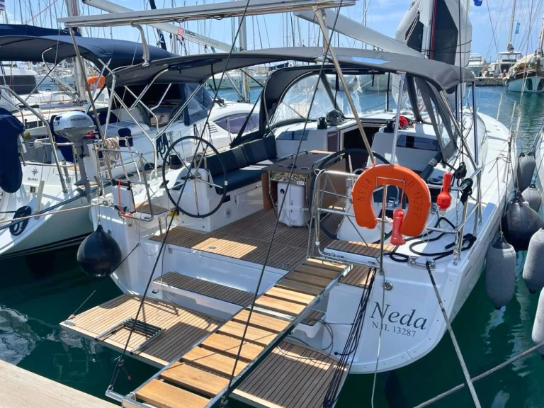 Ein Bénéteau Oceanis 40.1 mieten in Álimos