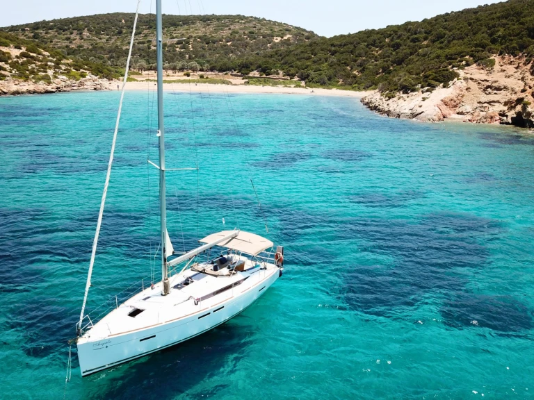 Segelboot mit oder ohne Skipper Jeanneau mieten in Álimos