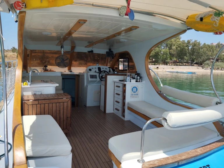 Motorboot mieten in Ayvalık zum besten Preis