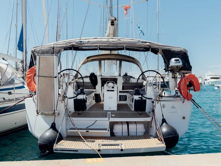Boot mieten Álimos günstig Sun Odyssey 440