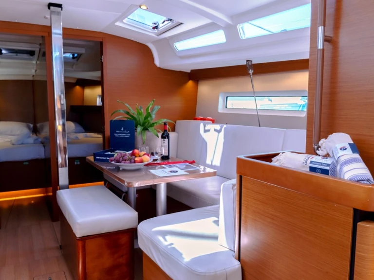 Bootsverleih Jeanneau Sun Odyssey 440 Álimos Samboat