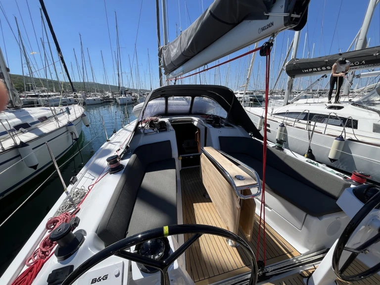 Ein Dehler Dehler 38 SQ mieten in Punat