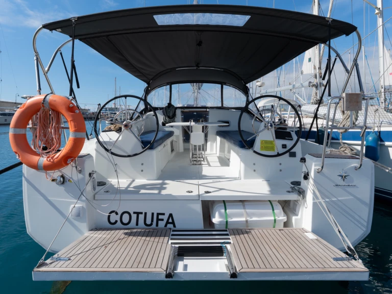 Bootsverleih Jeanneau Sun Odyssey 380 Las Galletas Samboat