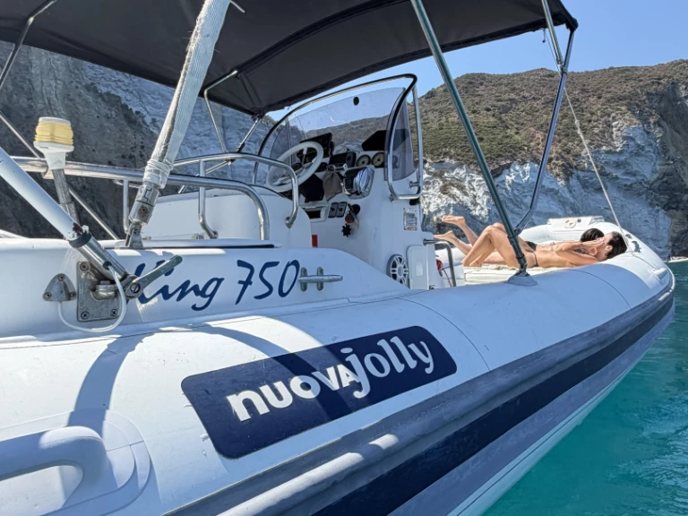 Schlauchboot mieten in Terracina zum besten Preis