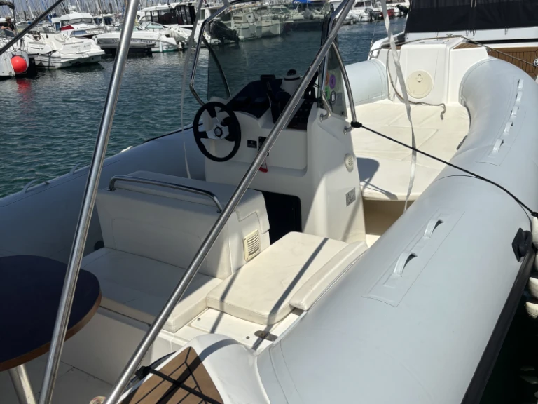 YachtCharter in La Rochelle - Capeli Tempest 770 auf SamBoat