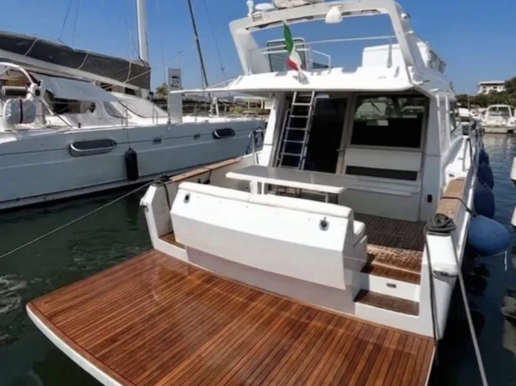YachtCharter in Golfo Aranci Port - Ferretti Ferretti 39 auf SamBoat