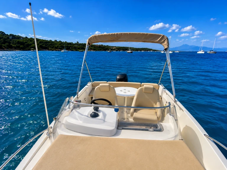 Motorboot mieten in Mandelieu-la-Napoule zum besten Preis