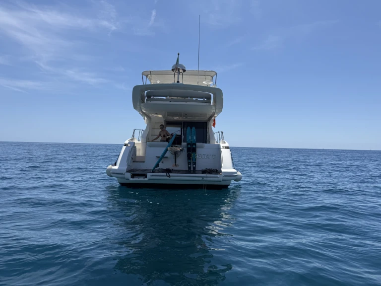 Ein Azimut Azimut 43 Fly mieten in Varazze