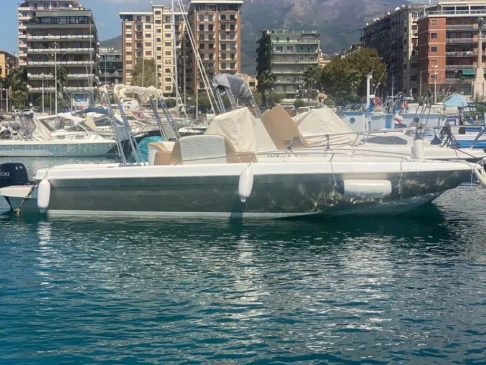 Ein Generica Generica mieten in Salerno