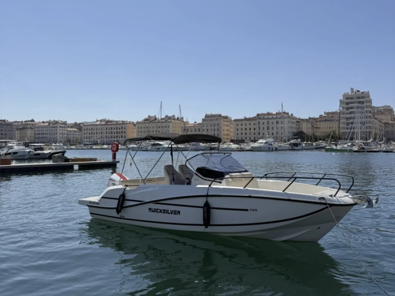Motorboot mit oder ohne Skipper Quicksilver mieten in Marseille
