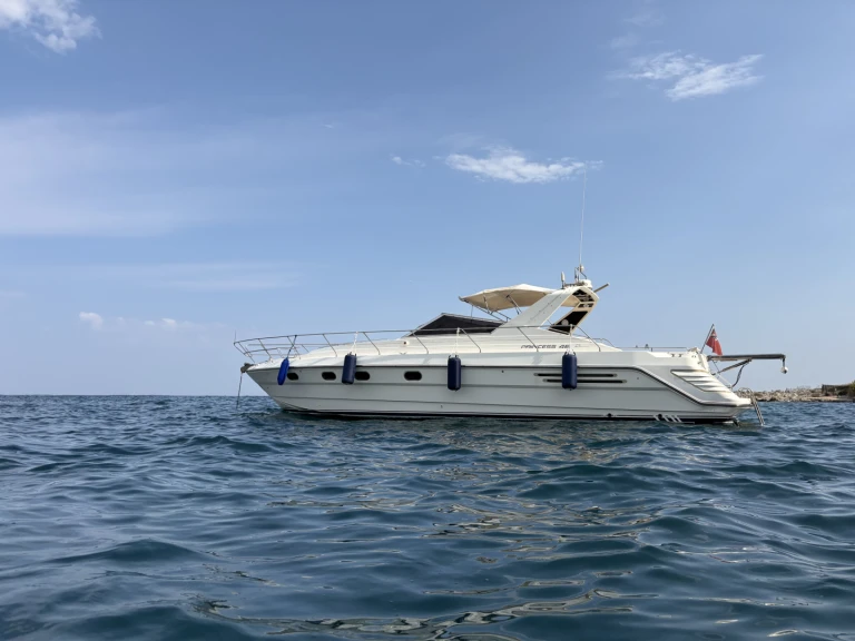 Vermietung Yacht Princess mit Führerschein