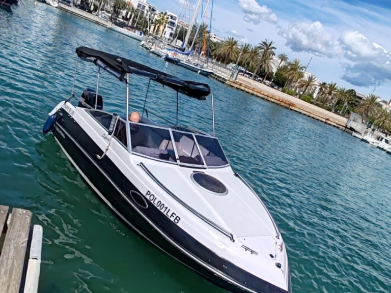 YachtCharter in Vilanova i la Geltrú - Four Winns Freedom 195 auf SamBoat