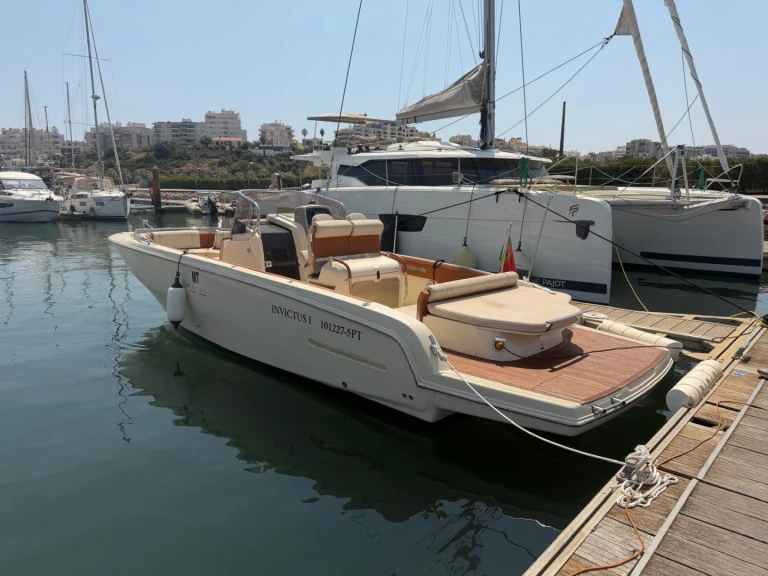 Motorboot mieten in Portimão - Invictus  280 SX
