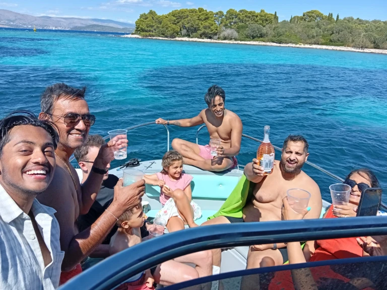 Vermietung Motorboot Jeanneau mit Führerschein