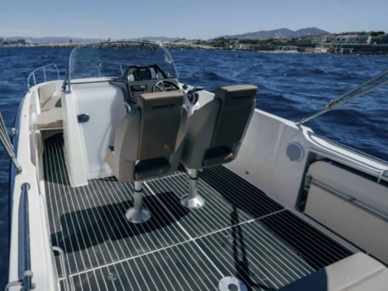 Motorboot mieten in Marseille - Quicksilver Activ 755 Sundeck