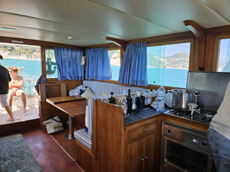 Motorboot mit oder ohne Skipper Gulet mieten in Salerno
